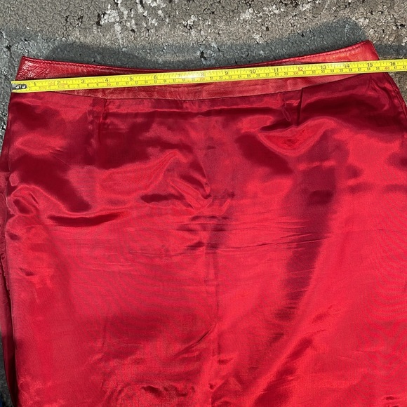 Danier red leather pencil skirt made in Canada - Picture 11 of 17
